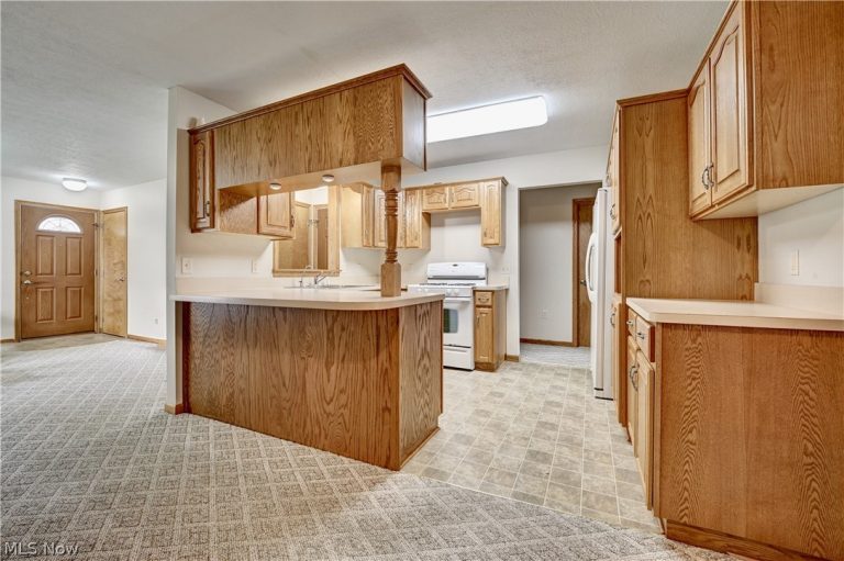 960B Mcdonald Drive, Sugarcreek, OH - Photo 5