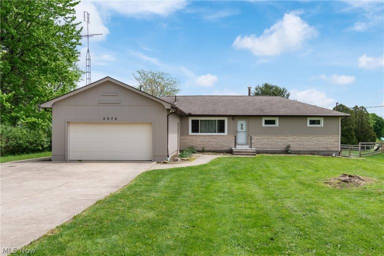 6974 Lutz Avenue Northwest, Massillon, OH - Photo 2