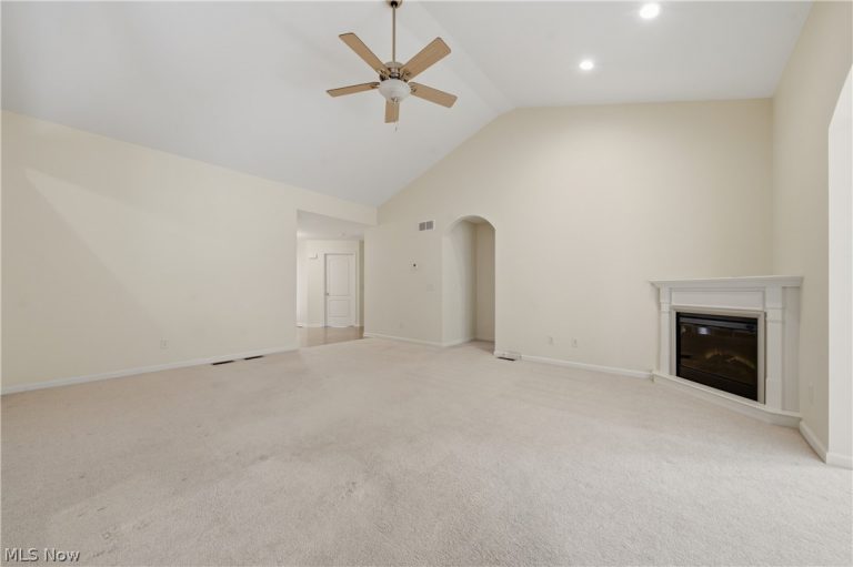 635 Durkin Way, North Canton, OH - Photo 5