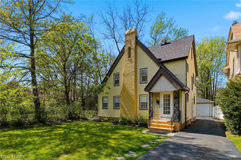 1068 Nela View Road, Cleveland Heights, OH - Photo 2