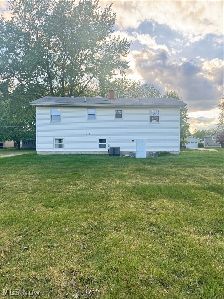 4762 Pine Trace Drive, Austintown, OH - Photo 3