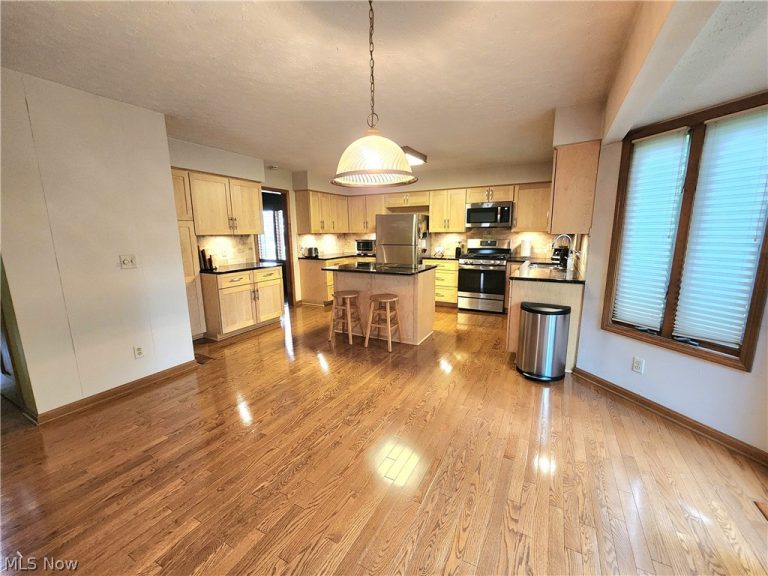 7278 Winchester Drive, Solon, OH - Photo 8