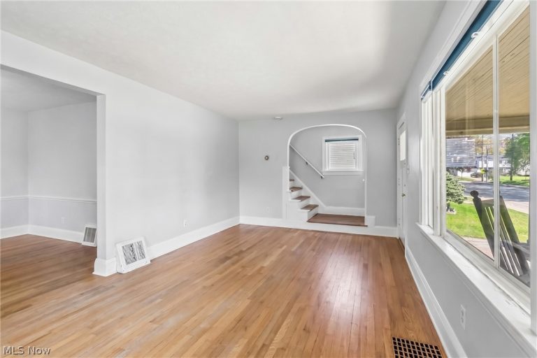 330 Hawkins Avenue, Akron, OH - Photo 8