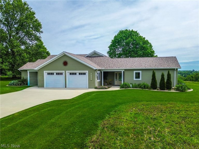 2695 Wayne Street, Orrville, OH, 44667
