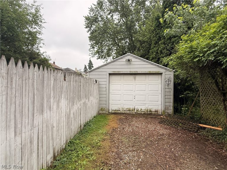 13 Burton Avenue, Massillon, OH - Photo 8