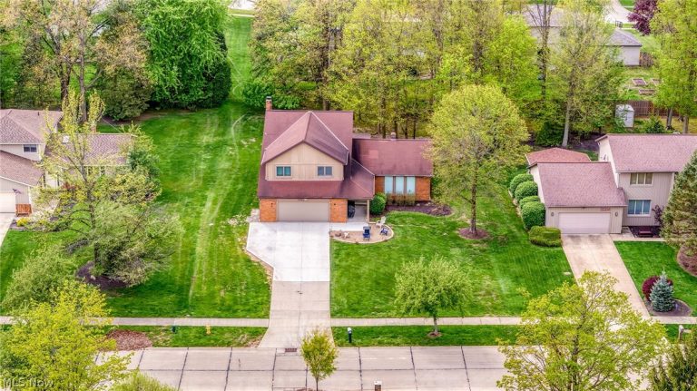 5062 Lansdowne Drive, Solon, OH - Photo 4