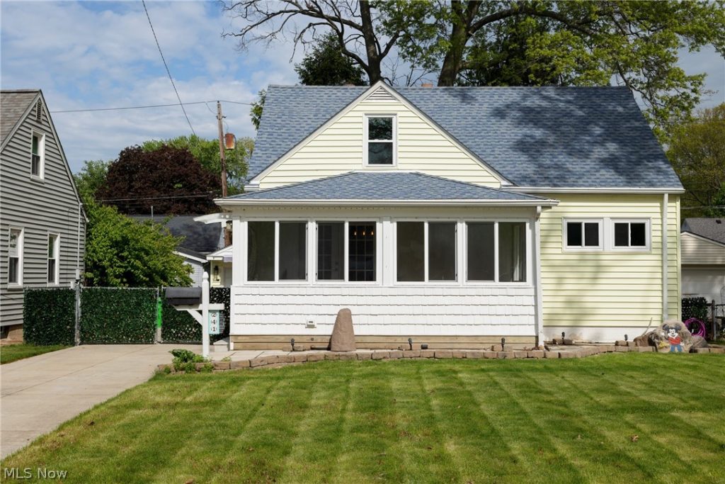 241 Inwood Boulevard, Avon Lake, OH