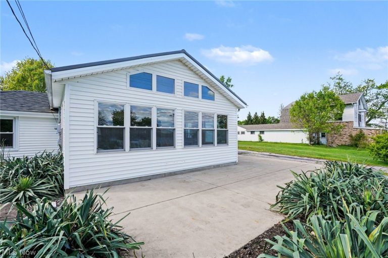 1446 Jersey Street, Lake Milton, OH - Photo 3