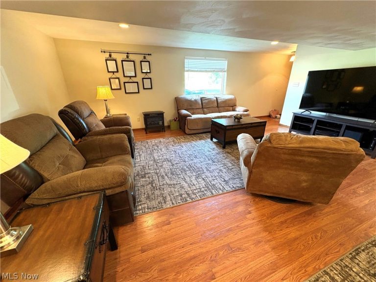 312-316 Henrietta Street, Weirton, WV - Photo 2
