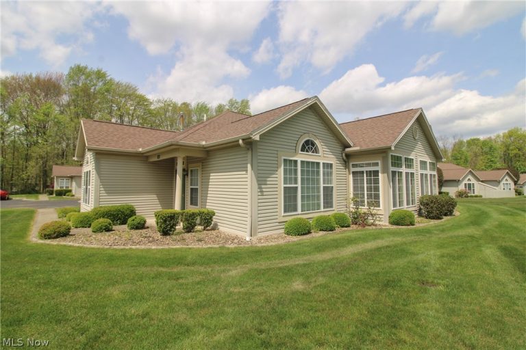 5645 Clingan Road #7B, Struthers, OH - Photo 3