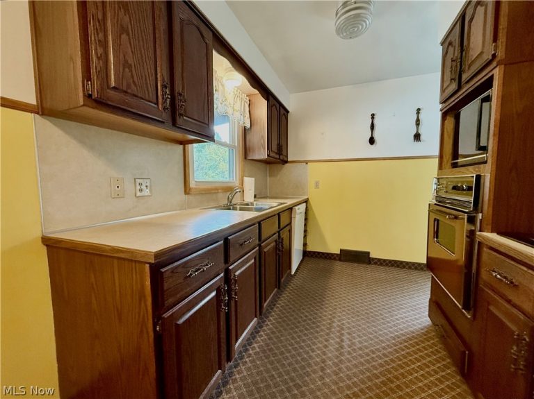 642 5th Street, Niles, OH - Photo 8