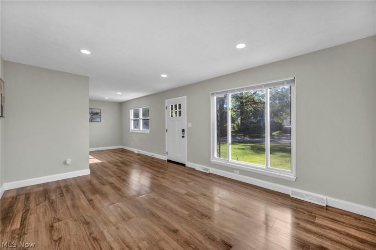 1074 168th Street, Cleveland, OH - Photo 6