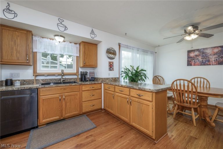 412 Lincoln Avenue, Cuyahoga Falls, OH - Photo 8