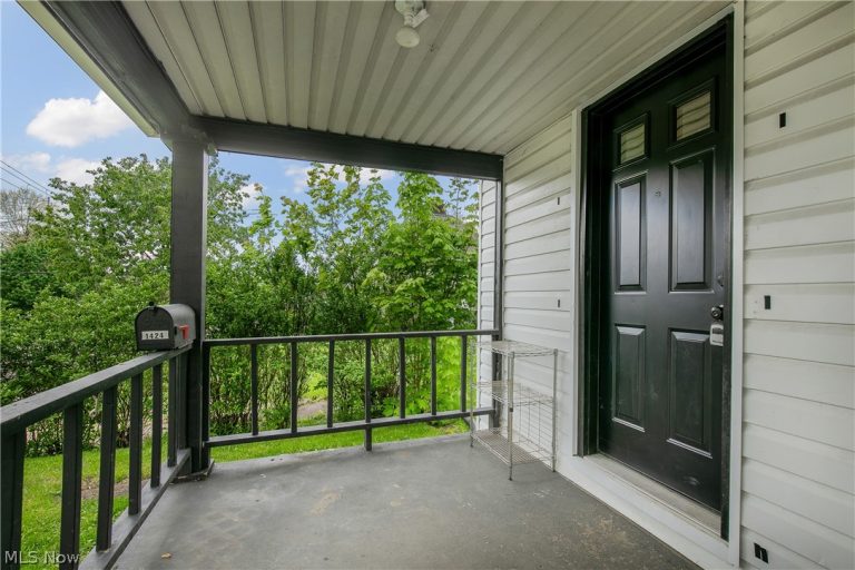 1424 Liberty Avenue, Alliance, OH - Photo 3
