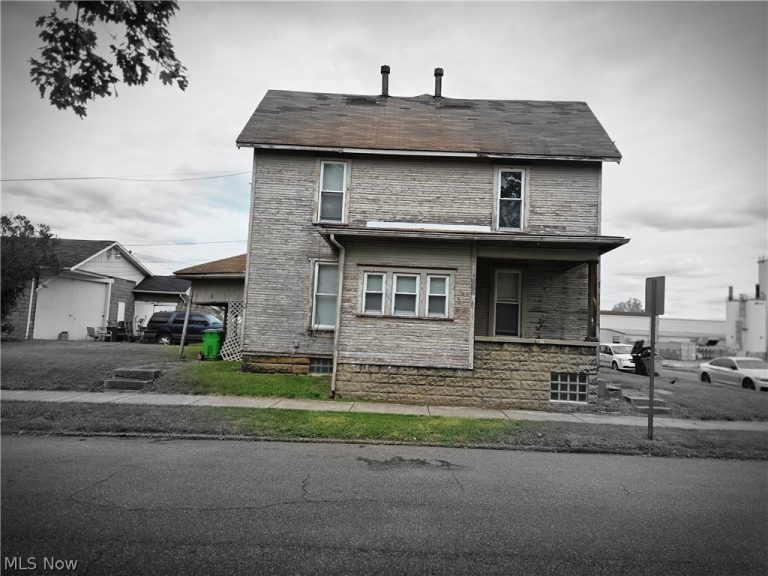 369/371 5th, Coshocton, OH, 43812