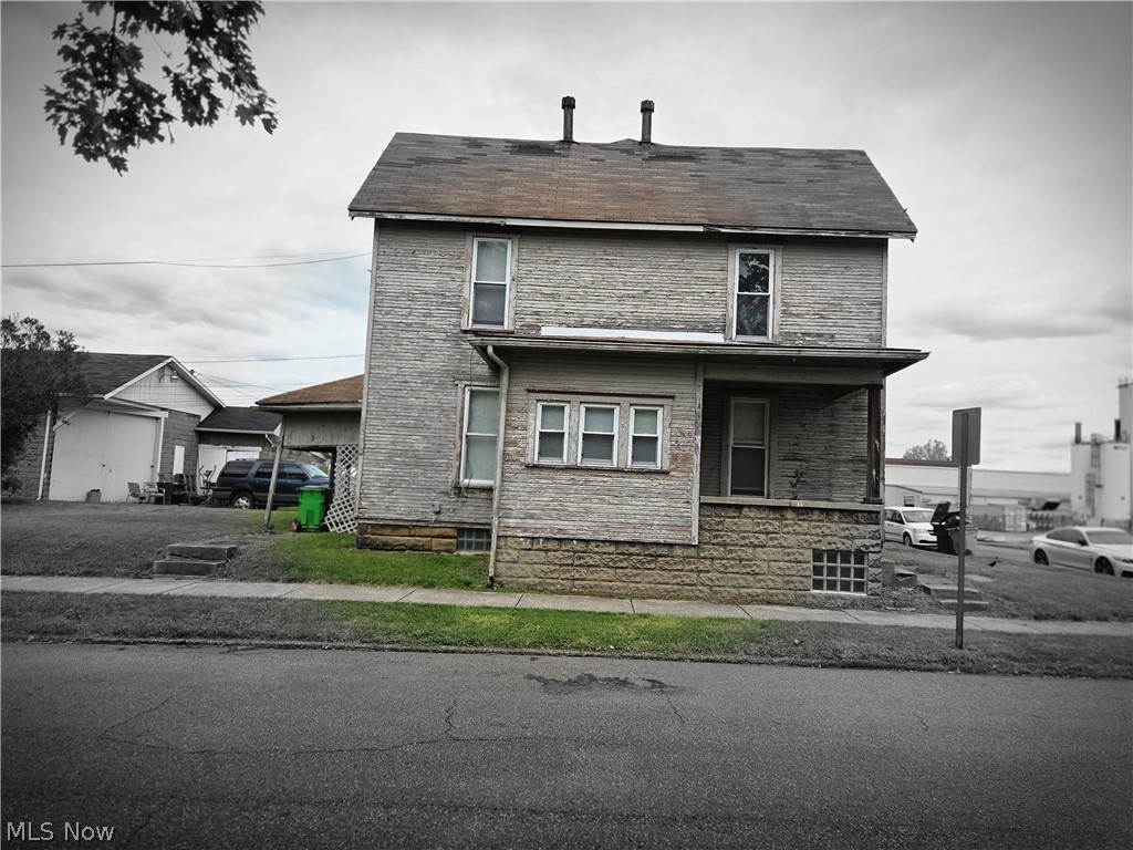 369/371 5th, Coshocton, OH