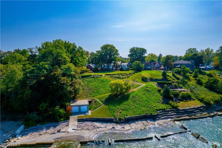 20664 Beach Cliff Boulevard, Rocky River, OH - Photo 3