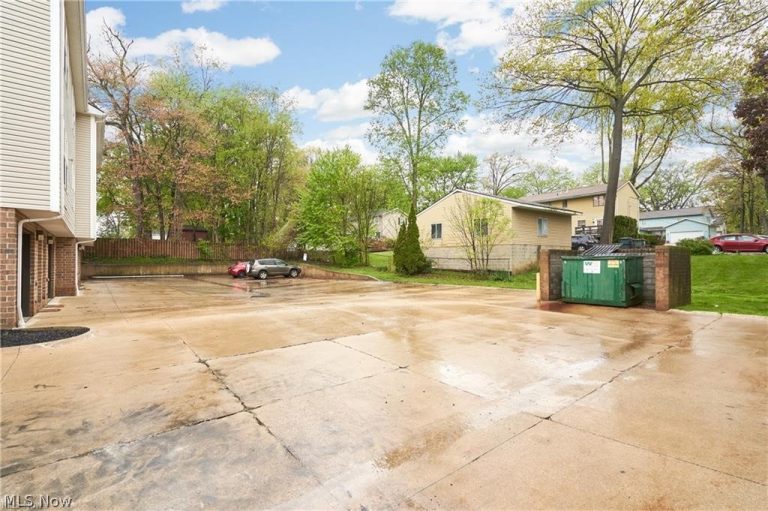 939 Magnolia Avenue, Cuyahoga Falls, OH - Photo 7