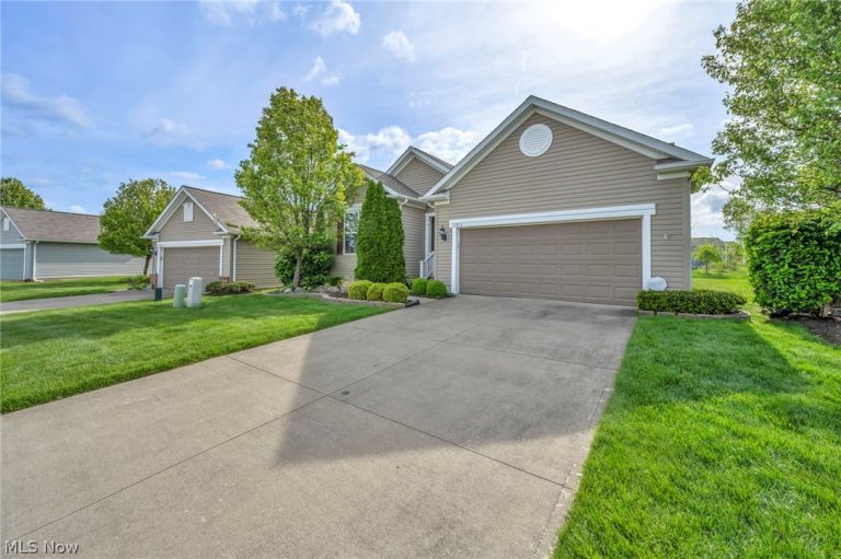 37852 Ashfield Way, North Ridgeville, OH - Photo 3