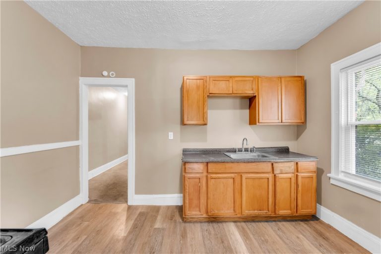 3301 143rd Street, Cleveland, OH - Photo 6