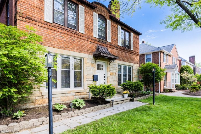 2561 Charney Road, University Heights, OH - Photo 2