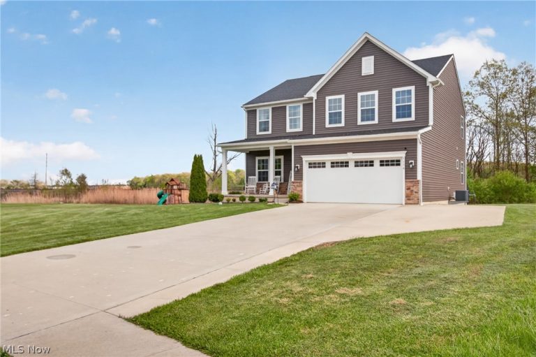 1116 Keenan Court, Grafton, OH - Photo 2