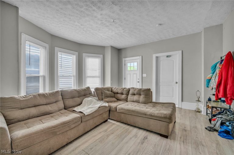 3010 Daisy Avenue, Cleveland, OH - Photo 8