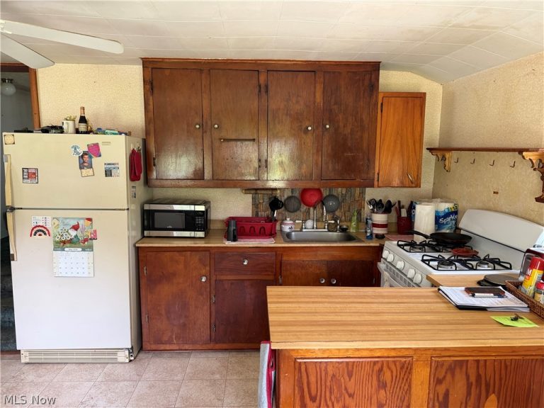 109 Orton Drive, Akron, OH - Photo 3