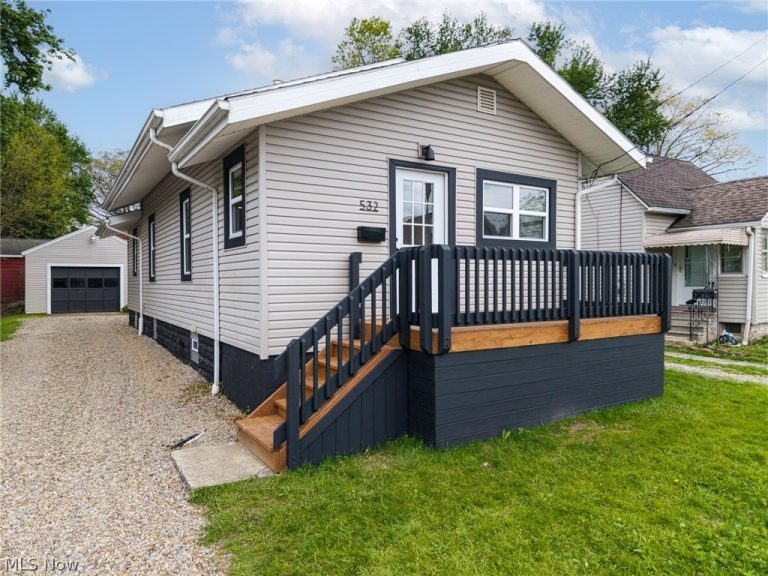 532 Washington Avenue, Barberton, OH - Photo 2