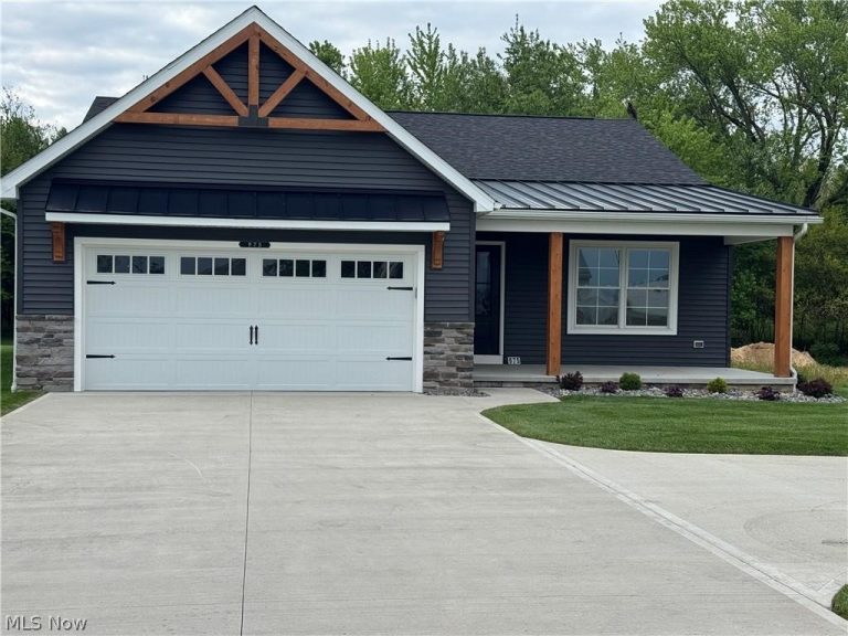 975 Lake Road, Conneaut, OH - Photo 2