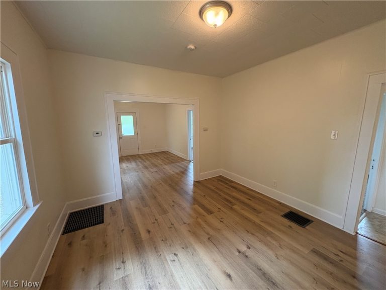 945 Davis Street, Akron, OH - Photo 4