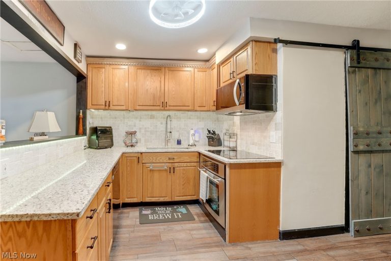 13 Meadowlawn Drive #2, Mentor, OH - Photo 5