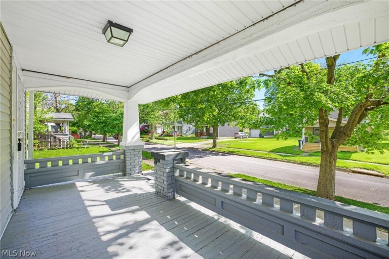 1390 Curtis Street, Akron, OH - Photo 3