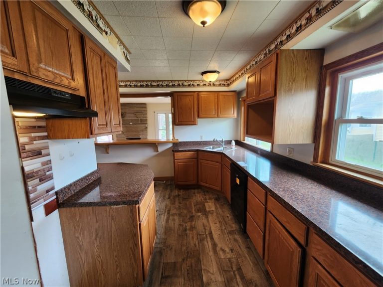 429 Comstock Street, Warren, OH - Photo 6
