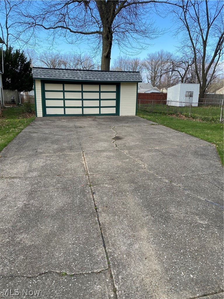 12116 Longmead Avenue, Cleveland, OH - Photo 3