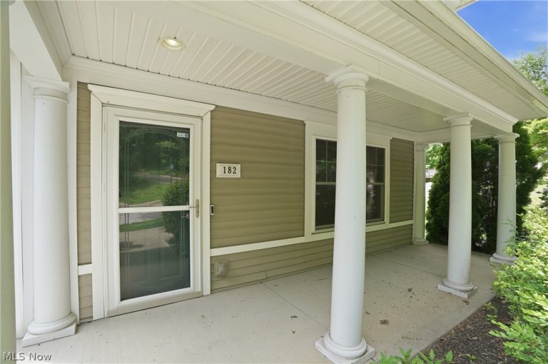 182 Elizabeth Parkway, Akron, OH - Photo 2