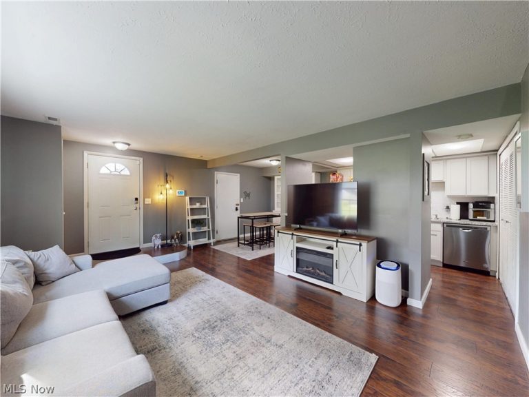 8005 Independence Drive #C, Mentor, OH - Photo 3