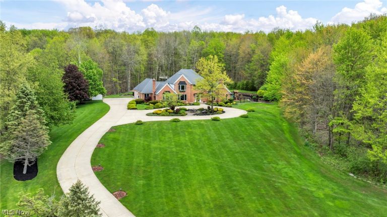 885 McKee Trail, Hinckley, OH, 44233
