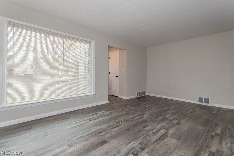 434 272nd Street, Euclid, OH - Photo 4
