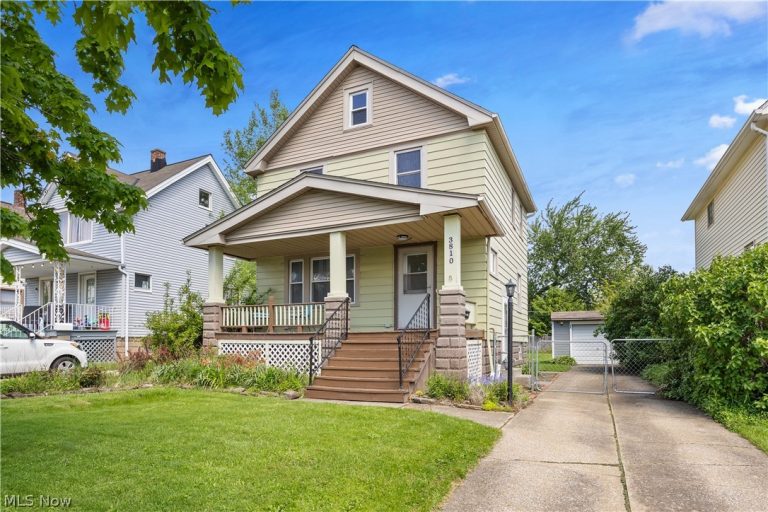 3810 Russell Avenue, Parma, OH - Photo 2