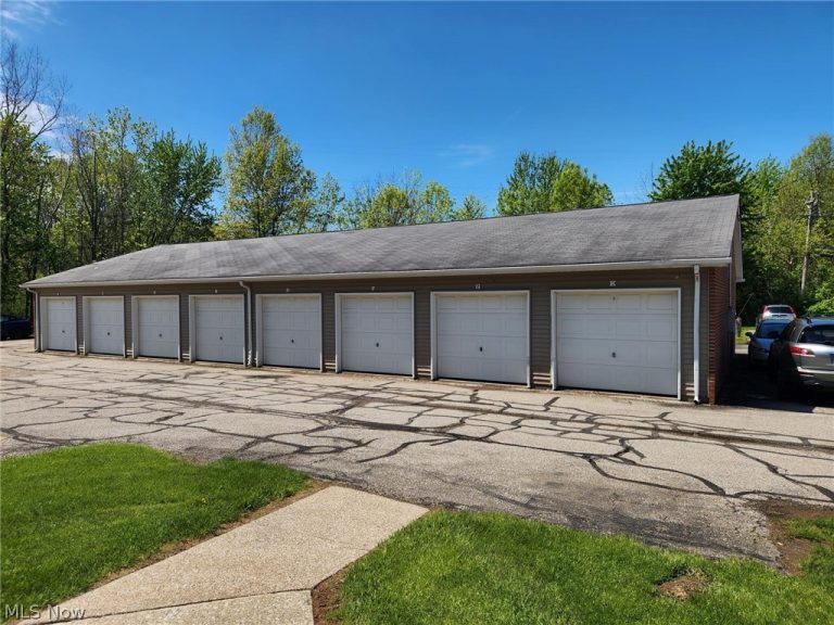 216 Moore Road, Avon Lake, OH - Photo 3