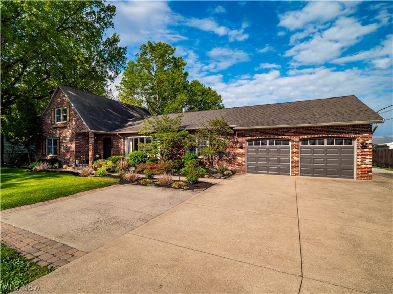 4802 Center Road, Avon, OH - Photo 2