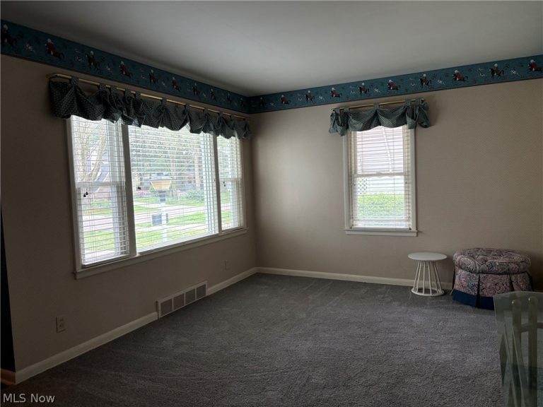 59 Pershing Avenue, Akron, OH - Photo 8