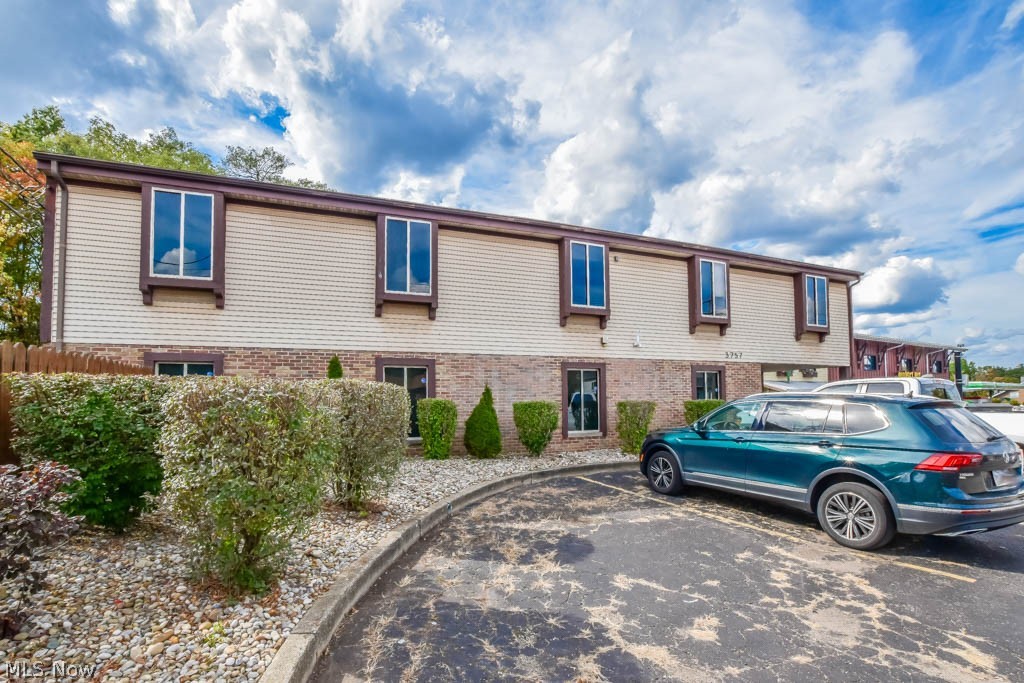 3757 Cleveland Avenue #204, Canton, OH
