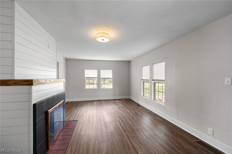 1405 Medina Line Road, Wadsworth, OH - Photo 4