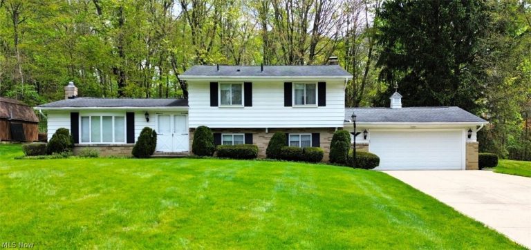 6977 Springledge Road, Sagamore Hills, OH, 44067