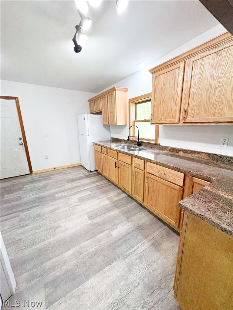 81 Pleasant Street, Oberlin, OH - Photo 6