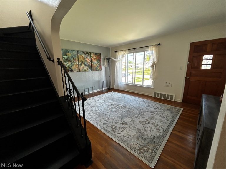 4311 Longwood Avenue, Parma, OH - Photo 2