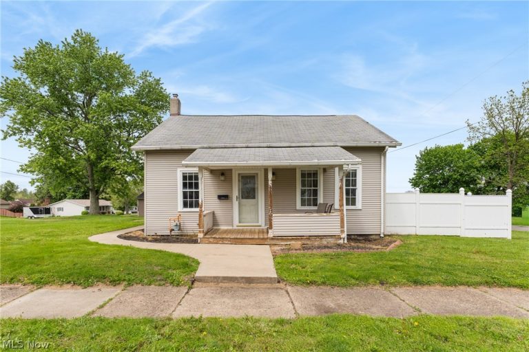 2906 Lincoln Way, Massillon, OH - Photo 2