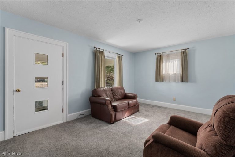 1182 Tampa Avenue, Akron, OH - Photo 6